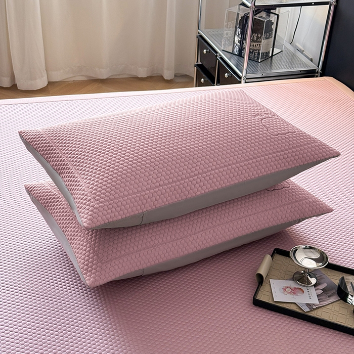 91家纺网 家纺一手货源 找家纺 全季家居 2025春夏新款A类三明治凉豆豆刺绣单枕套 枕套单件 淡粉