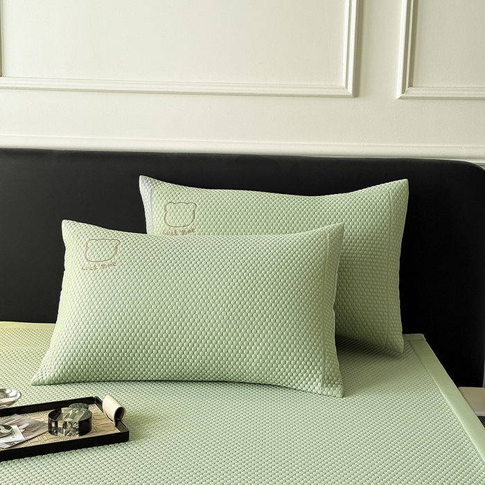 91家纺网 家纺一手货源 找家纺 全季家居 2025春夏新款A类三明治凉豆豆刺绣单枕套 枕套单件 水绿