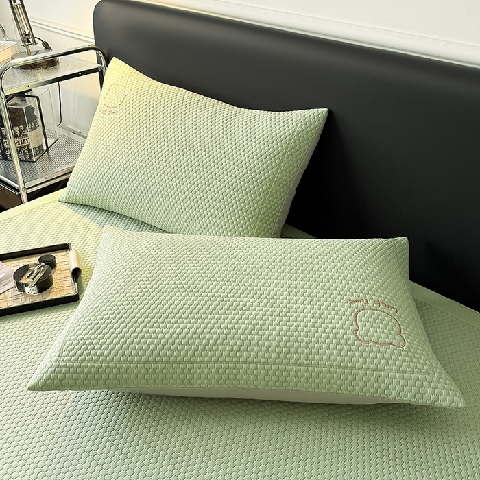 91家纺网 家纺一手货源 找家纺 全季家居 2025春夏新款A类三明治凉豆豆刺绣单枕套 枕套单件 水绿