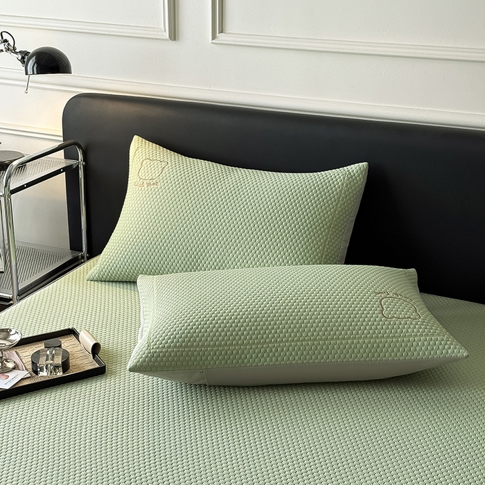 91家纺网 家纺一手货源 找家纺 全季家居 2025春夏新款A类三明治凉豆豆刺绣单枕套 枕套单件 水绿