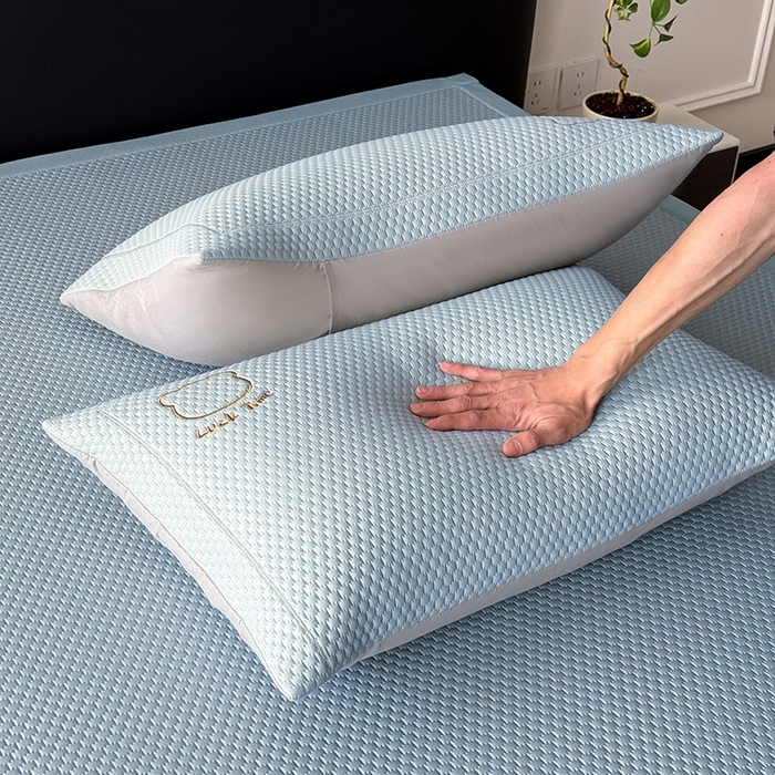 91家纺网 家纺一手货源 找家纺 全季家居 2025春夏新款A类三明治凉豆豆刺绣单枕套 枕套单件 天蓝