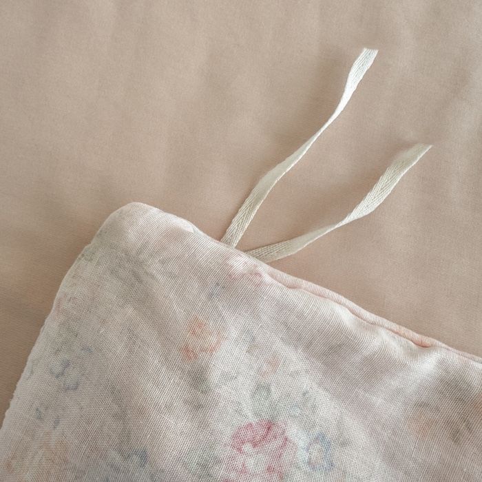 91家纺网 家纺一手货源 找家纺 简宜家居（朝初家纺） 2025新款40s全棉纯棉双层纱撞色蕾丝花边四件套 牡丹恋梦-粉