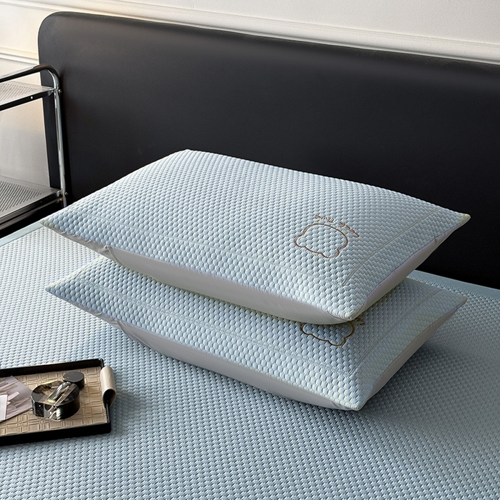 91家纺网 家纺一手货源 找家纺 全季家居 2025春夏新款A类三明治凉豆豆刺绣单枕套 枕套单件 天蓝