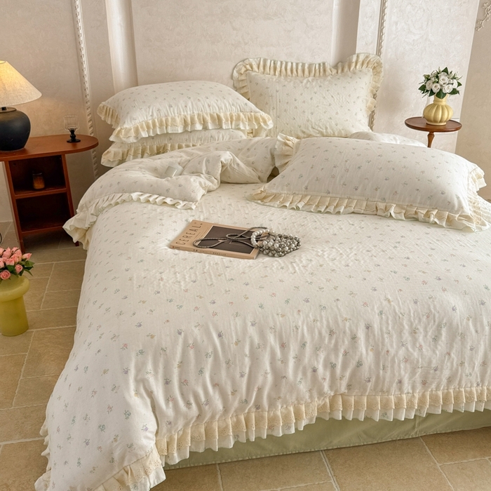 91家纺网 家纺一手货源 找家纺 简宜家居（朝初家纺） 2025新款40s全棉纯棉双层纱撞色蕾丝花边四件套 七彩花韵