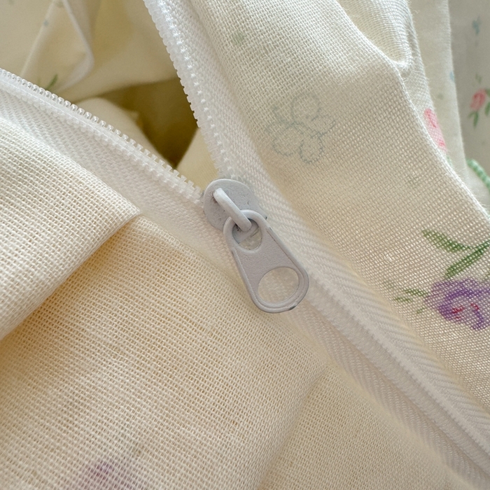 91家纺网 家纺一手货源 找家纺 简宜家居（朝初家纺） 2025新款40s全棉纯棉双层纱撞色蕾丝花边四件套 七彩花韵