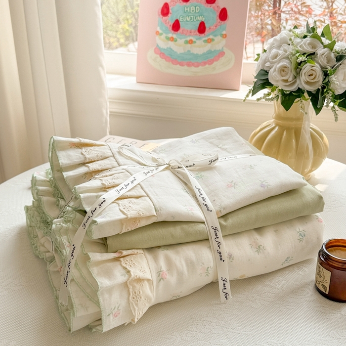 91家纺网 家纺一手货源 找家纺 简宜家居（朝初家纺） 2025新款40s全棉纯棉双层纱撞色蕾丝花边四件套 七彩花韵