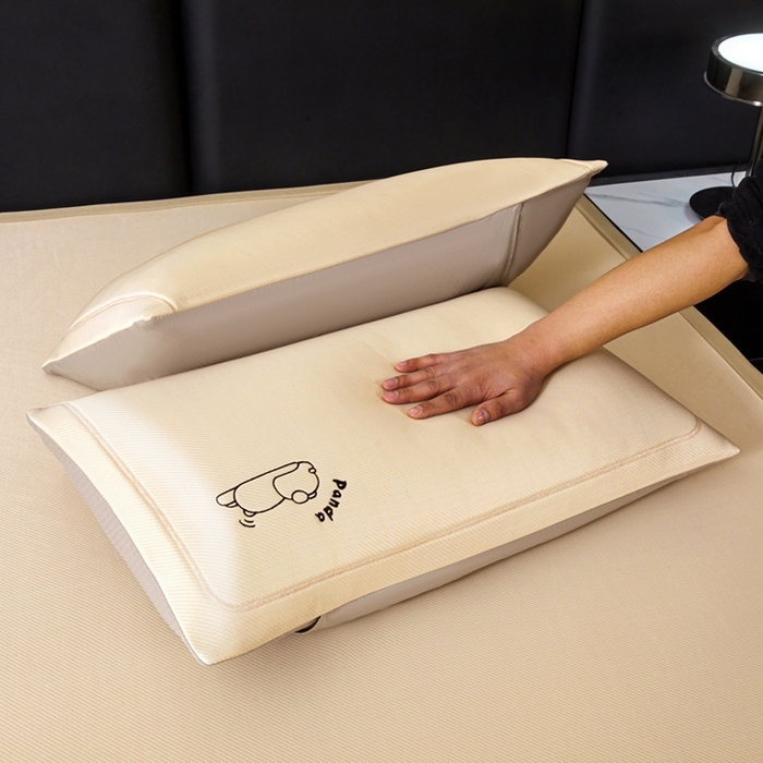 91家纺网 家纺一手货源 找家纺 全季家居 2025春夏新款A类碳光萌趣熊猫刺绣单枕套 枕套单件 金咖