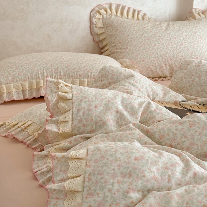 91家纺网 家纺一手货源 找家纺 简宜家居（朝初家纺） 2025新款40s全棉纯棉双层纱撞色蕾丝花边四件套 琼花粉絮