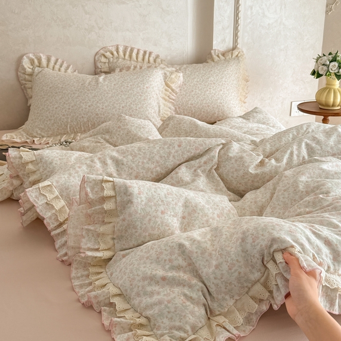 91家纺网 家纺一手货源 找家纺 简宜家居（朝初家纺） 2025新款40s全棉纯棉双层纱撞色蕾丝花边四件套 琼花粉絮