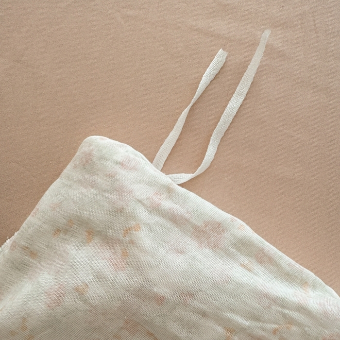 91家纺网 家纺一手货源 找家纺 简宜家居（朝初家纺） 2025新款40s全棉纯棉双层纱撞色蕾丝花边四件套 琼花粉絮