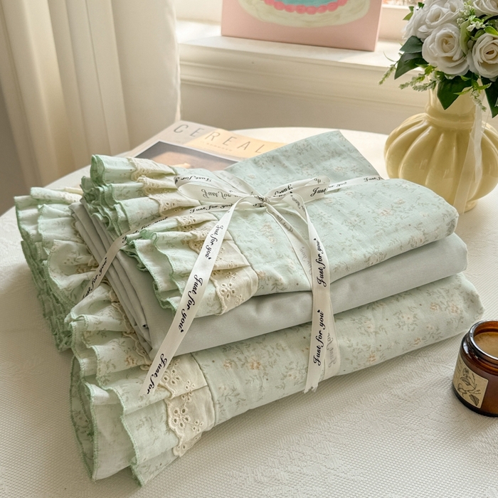 91家纺网 家纺一手货源 找家纺 简宜家居（朝初家纺） 2025新款40s全棉纯棉双层纱撞色蕾丝花边四件套 天青蓝屿