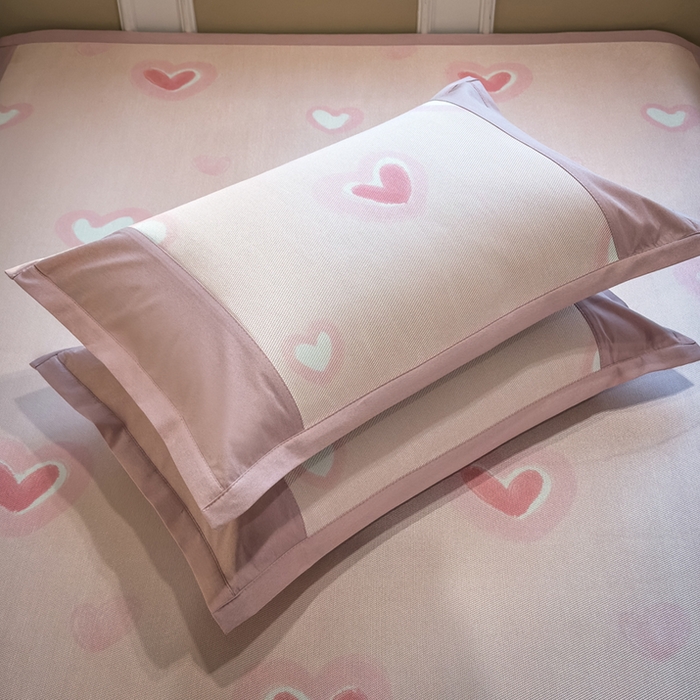 91家纺网 家纺一手货源 找家纺 全季家居 2025春夏新款A类拼边数码印花单枕套 枕套单件 萌心