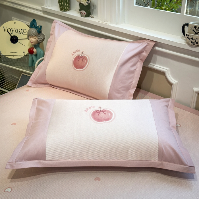 91家纺网 家纺一手货源 找家纺 全季家居 2025春夏新款A类拼边数码印花单枕套 枕套单件 小苹果