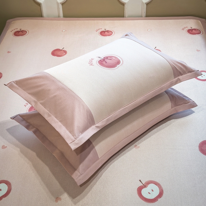 91家纺网 家纺一手货源 找家纺 全季家居 2025春夏新款A类拼边数码印花单枕套 枕套单件 小苹果