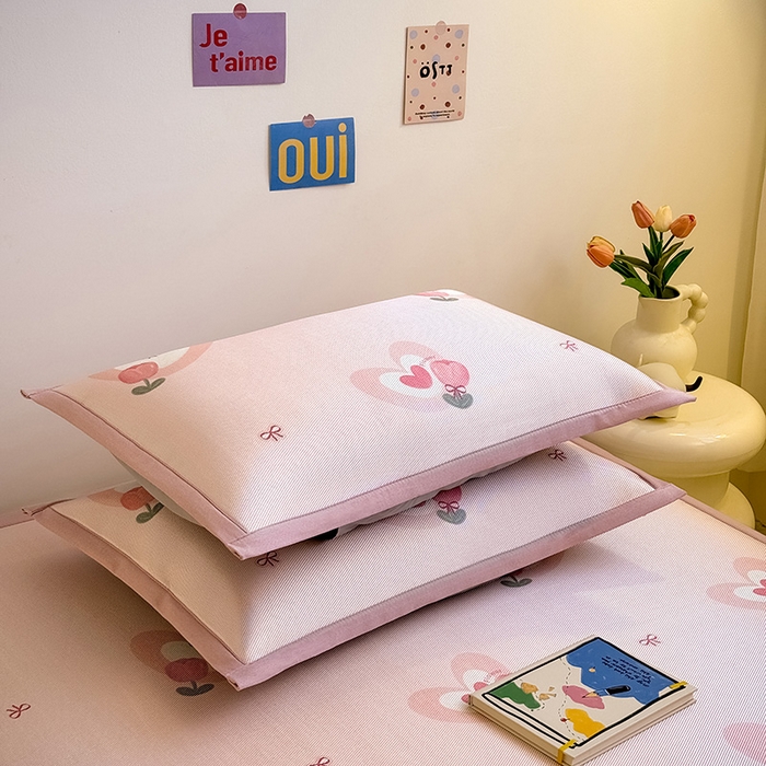 91家纺网 家纺一手货源 找家纺 全季家居 2025春夏新款A类小清新数码印花单枕套 枕套单件 爱心郁金香