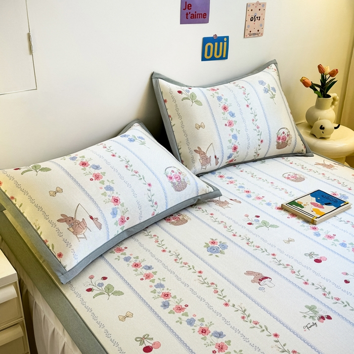 91家纺网 家纺一手货源 找家纺 全季家居 2025春夏新款A类小清新数码印花单枕套 枕套单件 花田小兔