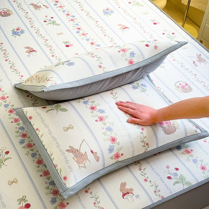 91家纺网 家纺一手货源 找家纺 全季家居 2025春夏新款A类小清新数码印花单枕套 枕套单件 花田小兔