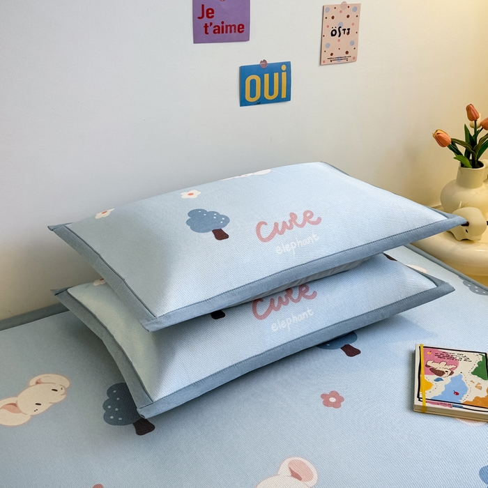 91家纺网 家纺一手货源 找家纺 全季家居 2025春夏新款A类小清新数码印花单枕套 枕套单件 森林小象