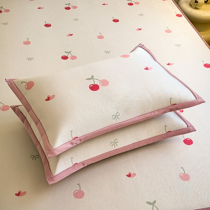 91家纺网 家纺一手货源 找家纺 全季家居 2025春夏新款A类小清新数码印花单枕套 枕套单件 小樱桃