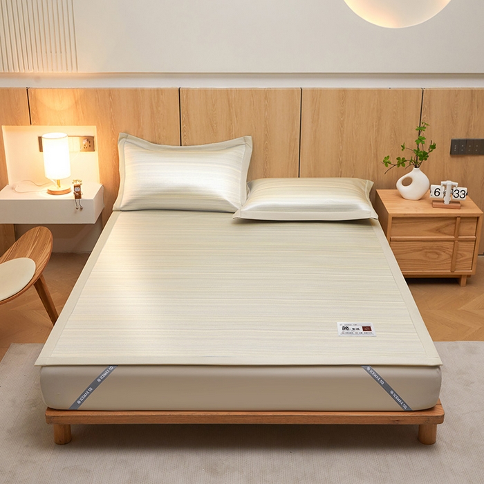 91家纺网 家纺一手货源 找家纺 全季家居 2025新款5A抗菌防螨仿草席冰藤席凉席席子 简生活-雅黄 床席