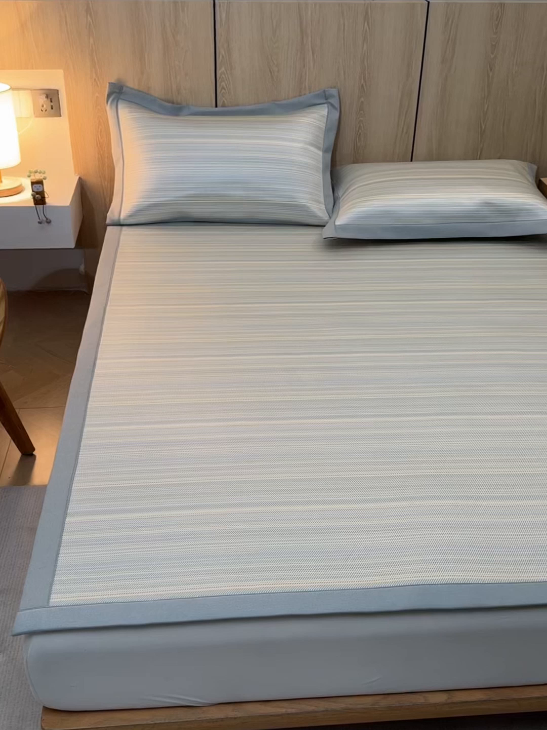 91家纺网 家纺一手货源 找家纺 全季家居 2025新款5A抗菌防螨仿草席冰藤席凉席席子 简生活-雅黄 床席