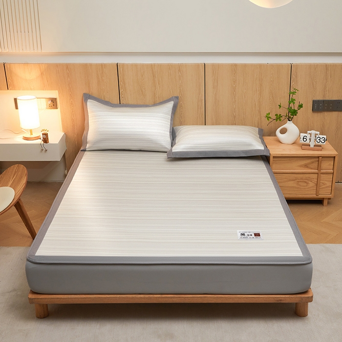 91家纺网 家纺一手货源 找家纺 全季家居 2025新款5A抗菌防螨仿草席冰藤席凉席席子 简生活-雅灰 床笠