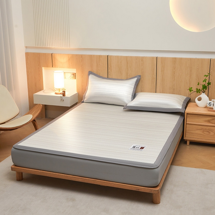 91家纺网 家纺一手货源 找家纺 全季家居 2025新款5A抗菌防螨仿草席冰藤席凉席席子 简生活-雅灰 床笠