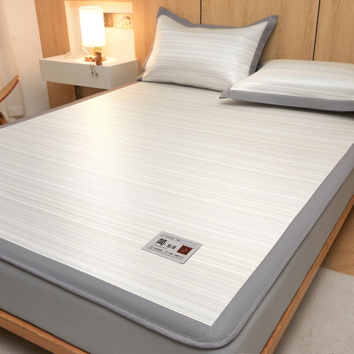 91家纺网 家纺一手货源 找家纺 全季家居 2025新款5A抗菌防螨仿草席冰藤席凉席席子 简生活-雅灰 床笠