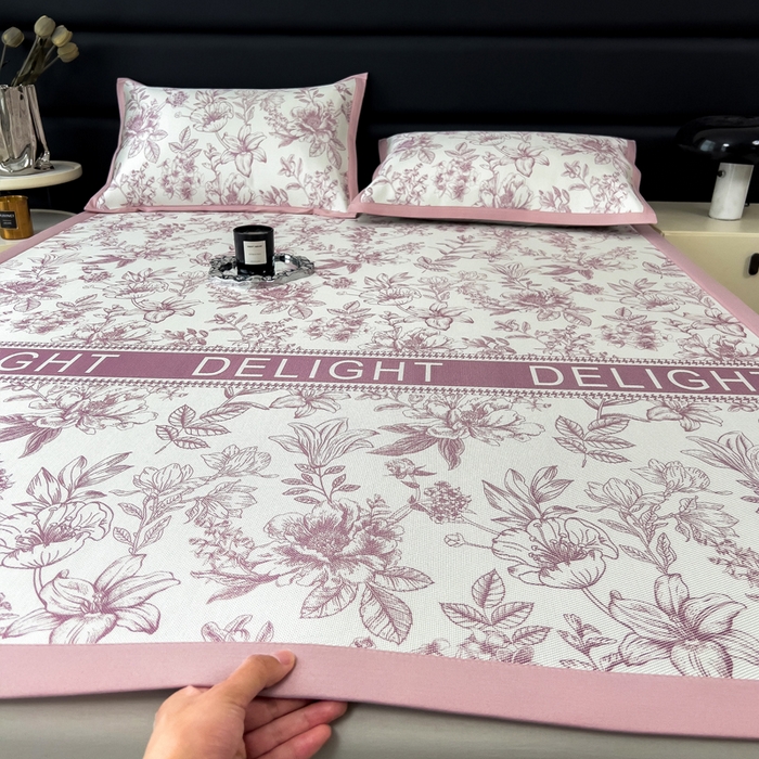 91家纺网 家纺一手货源 找家纺 全季家居 2025新款A类花卉系列数码印花冰藤席凉席席子 繁花物语-淡粉 床席