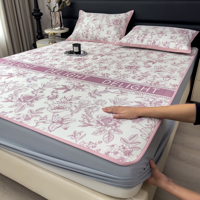 91家纺网 家纺一手货源 找家纺 全季家居 2025新款A类花卉系列数码印花冰藤席凉席席子 繁花物语-淡粉 床笠