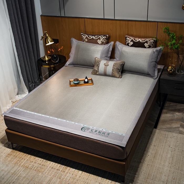 91家纺网 家纺一手货源 找家纺 全季家居 2025新款A类抗菌防螨艾草驱蚊冰藤席凉席席子 艾草-浅灰