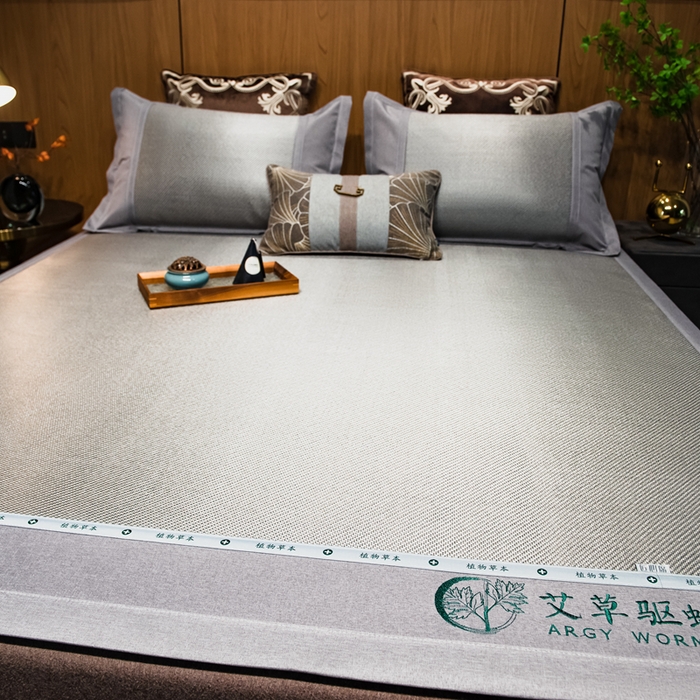 91家纺网 家纺一手货源 找家纺 全季家居 2025新款A类抗菌防螨艾草驱蚊冰藤席凉席席子 艾草-浅灰