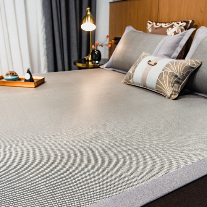91家纺网 家纺一手货源 找家纺 全季家居 2025新款A类抗菌防螨艾草驱蚊冰藤席凉席席子 艾草-浅灰