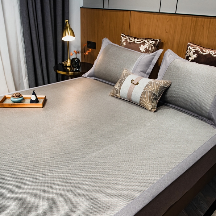 91家纺网 家纺一手货源 找家纺 全季家居 2025新款A类抗菌防螨艾草驱蚊冰藤席凉席席子 艾草-浅灰