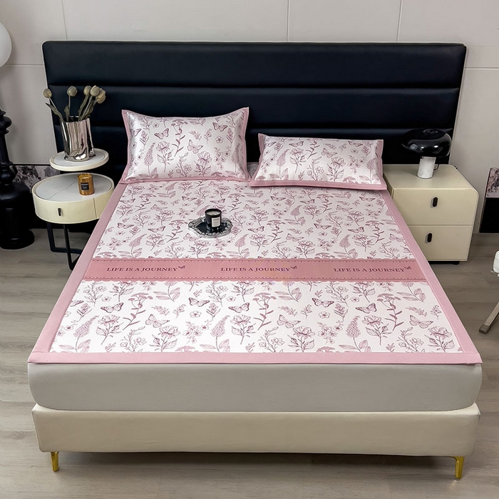 91家纺网 家纺一手货源 找家纺 全季家居 2025新款A类花卉系列数码印花冰藤席凉席席子 蝶舞秘境-淡粉 床席