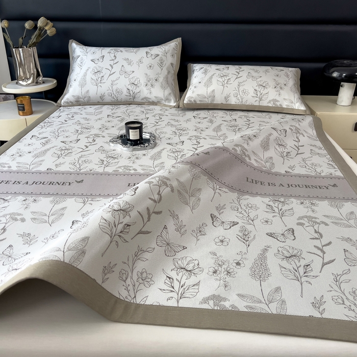 91家纺网 家纺一手货源 找家纺 全季家居 2025新款A类花卉系列数码印花冰藤席凉席席子 蝶舞秘境-浅咖 床席