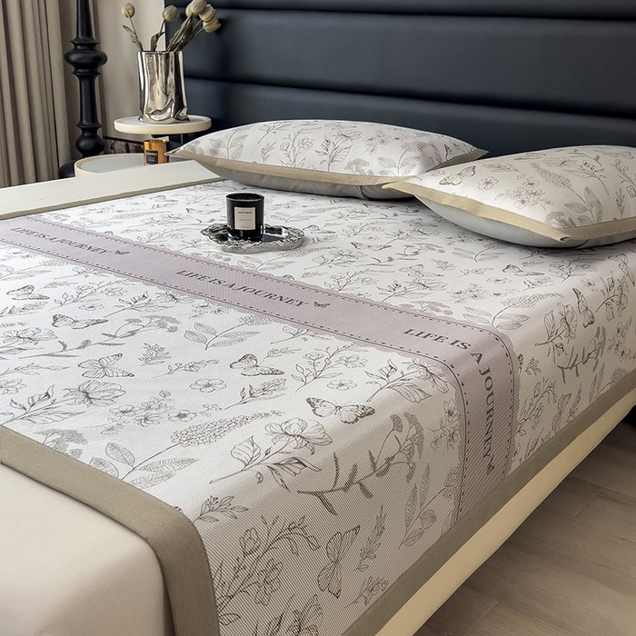 91家纺网 家纺一手货源 找家纺 全季家居 2025新款A类花卉系列数码印花冰藤席凉席席子 蝶舞秘境-浅咖 床席