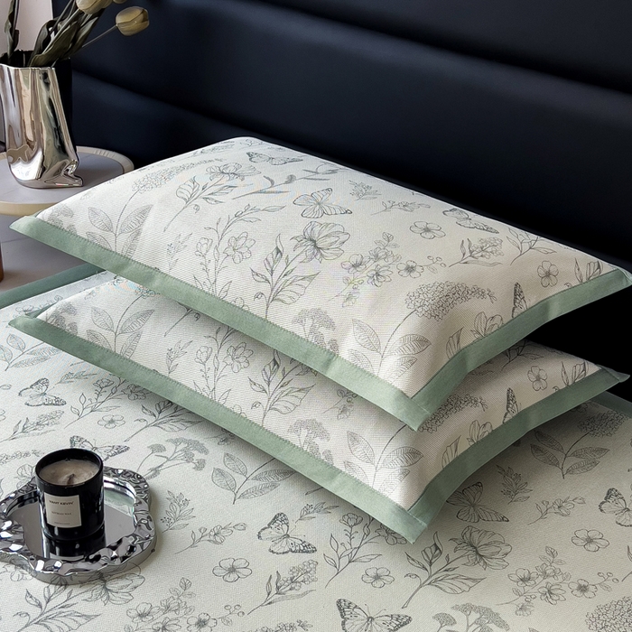 91家纺网 家纺一手货源 找家纺 全季家居 2025新款A类花卉系列数码印花冰藤席凉席席子 蝶舞秘境-水绿 床席