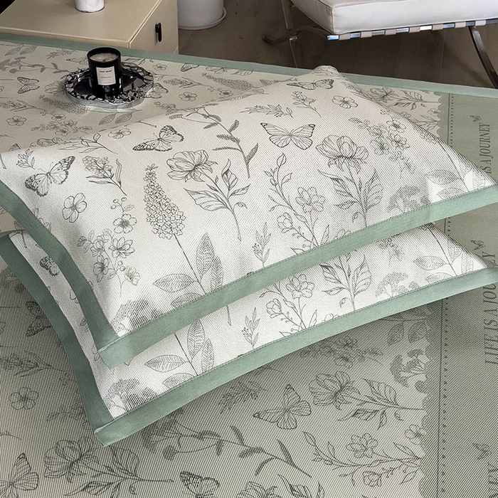 91家纺网 家纺一手货源 找家纺 全季家居 2025新款A类花卉系列数码印花冰藤席凉席席子 蝶舞秘境-水绿 床席