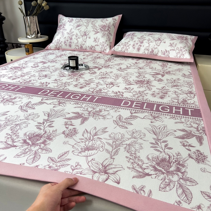 91家纺网 家纺一手货源 找家纺 全季家居 2025新款A类花卉系列数码印花冰藤席凉席席子 繁花物语-淡粉 床席