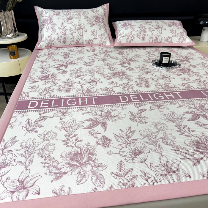 91家纺网 家纺一手货源 找家纺 全季家居 2025新款A类花卉系列数码印花冰藤席凉席席子 繁花物语-淡粉 床席