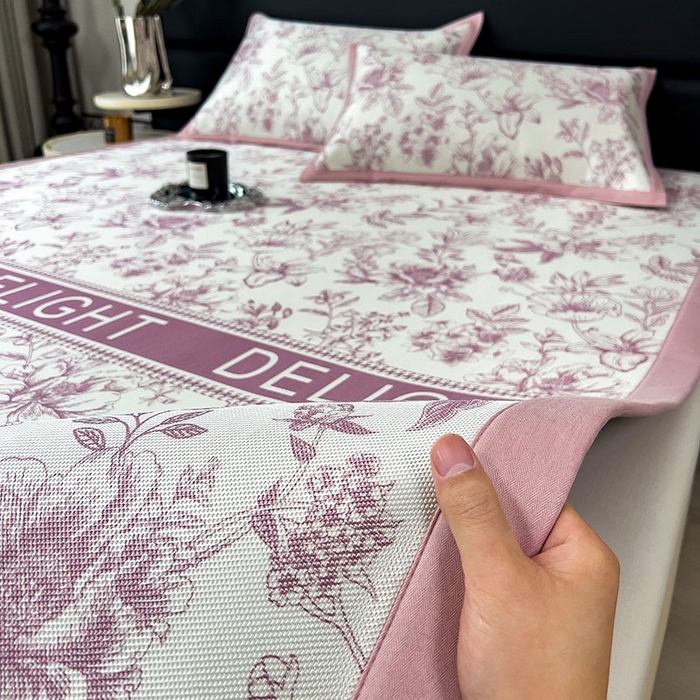 91家纺网 家纺一手货源 找家纺 全季家居 2025新款A类花卉系列数码印花冰藤席凉席席子 繁花物语-淡粉 床席