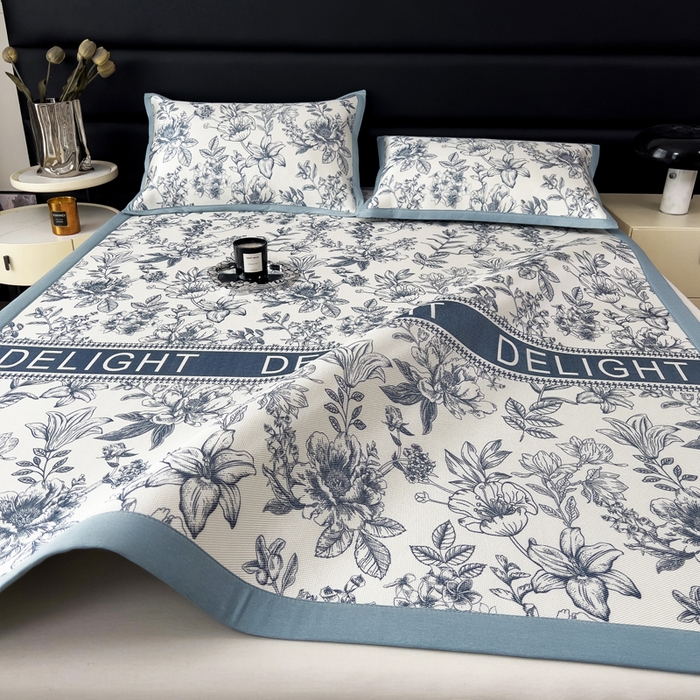 91家纺网 家纺一手货源 找家纺 全季家居 2025新款A类花卉系列数码印花冰藤席凉席席子 繁花物语-深蓝 床席