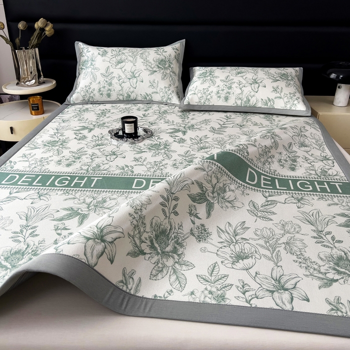 91家纺网 家纺一手货源 找家纺 全季家居 2025新款A类花卉系列数码印花冰藤席凉席席子 繁花物语-水绿 床席