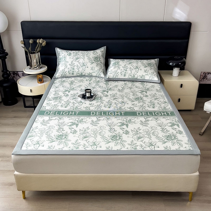 91家纺网 家纺一手货源 找家纺 全季家居 2025新款A类花卉系列数码印花冰藤席凉席席子 繁花物语-水绿 床席