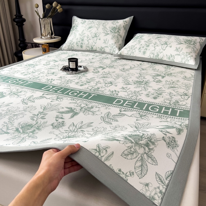 91家纺网 家纺一手货源 找家纺 全季家居 2025新款A类花卉系列数码印花冰藤席凉席席子 繁花物语-水绿 床席