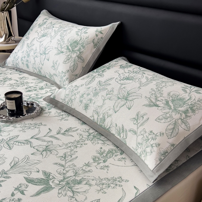 91家纺网 家纺一手货源 找家纺 全季家居 2025新款A类花卉系列数码印花冰藤席凉席席子 繁花物语-水绿 床席