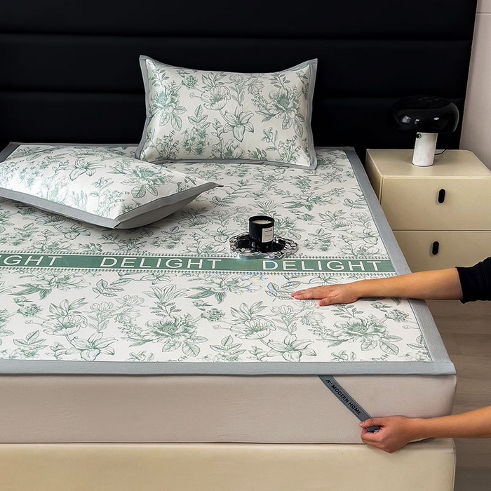 91家纺网 家纺一手货源 找家纺 全季家居 2025新款A类花卉系列数码印花冰藤席凉席席子 繁花物语-水绿 床席