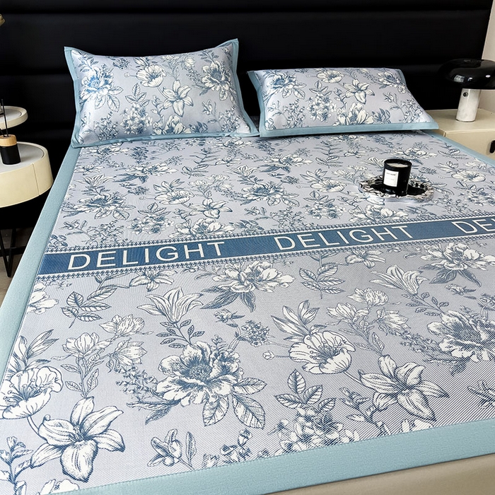 91家纺网 家纺一手货源 找家纺 全季家居 2025新款A类花卉系列数码印花冰藤席凉席席子 繁花物语-天蓝 床席