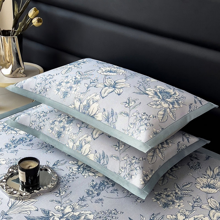 91家纺网 家纺一手货源 找家纺 全季家居 2025新款A类花卉系列数码印花冰藤席凉席席子 繁花物语-天蓝 床席